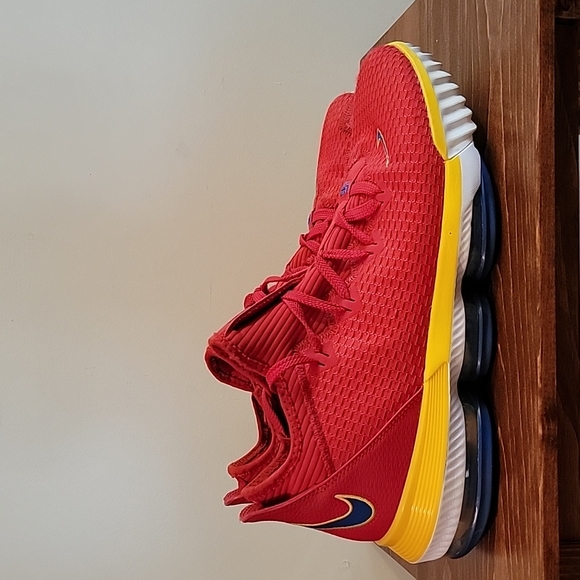 nike lebron 16 low superbron